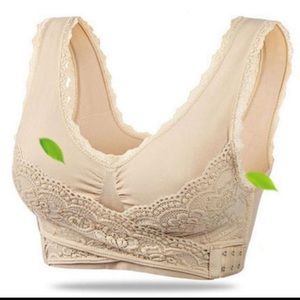 NWT Iviestin Sports Bra Lingerie Lace Cross Wrap Wirefree Yoga Underwear M